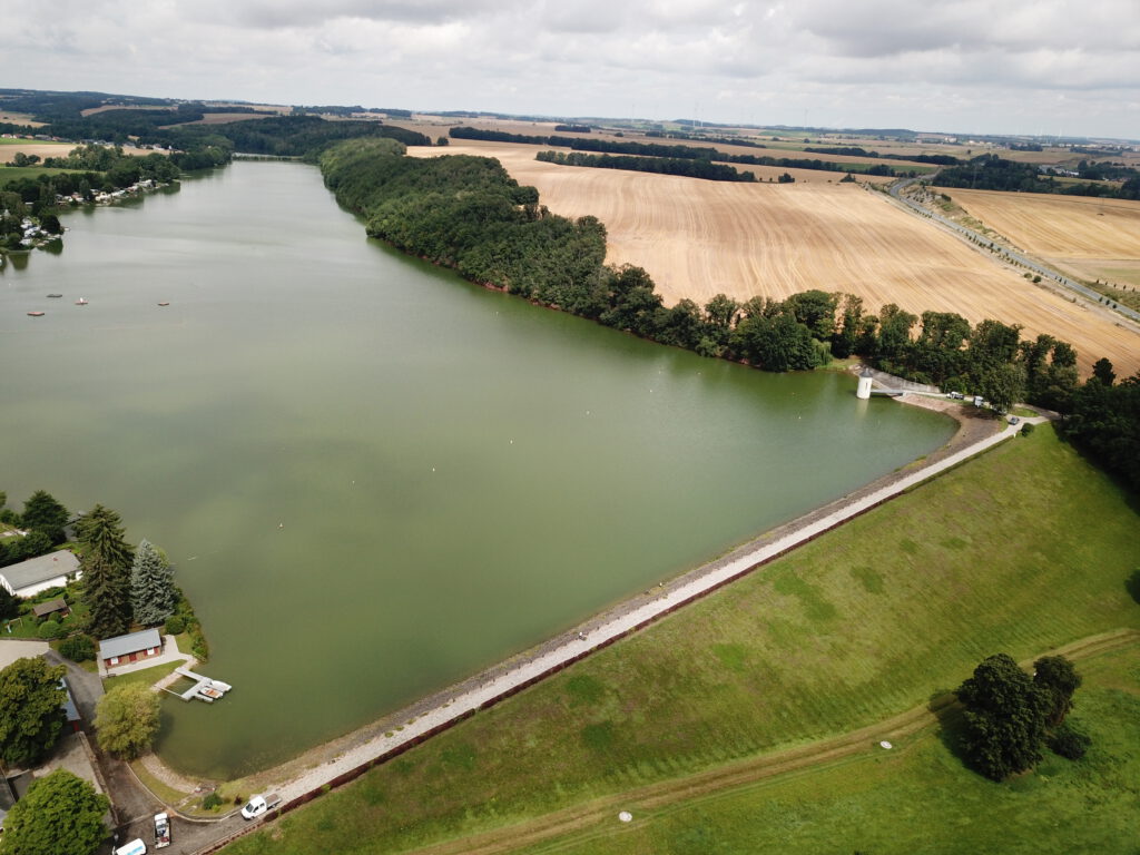 Erster Einsatz: 02. bis 04. August 2021. Unkrautbekämpfung an sieben Talsperren mit Zuläufen und Rückhaltebecken.