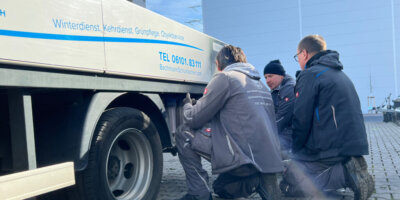 Jede Arbeitsmaschine erhält eine ausführliche Inspektion